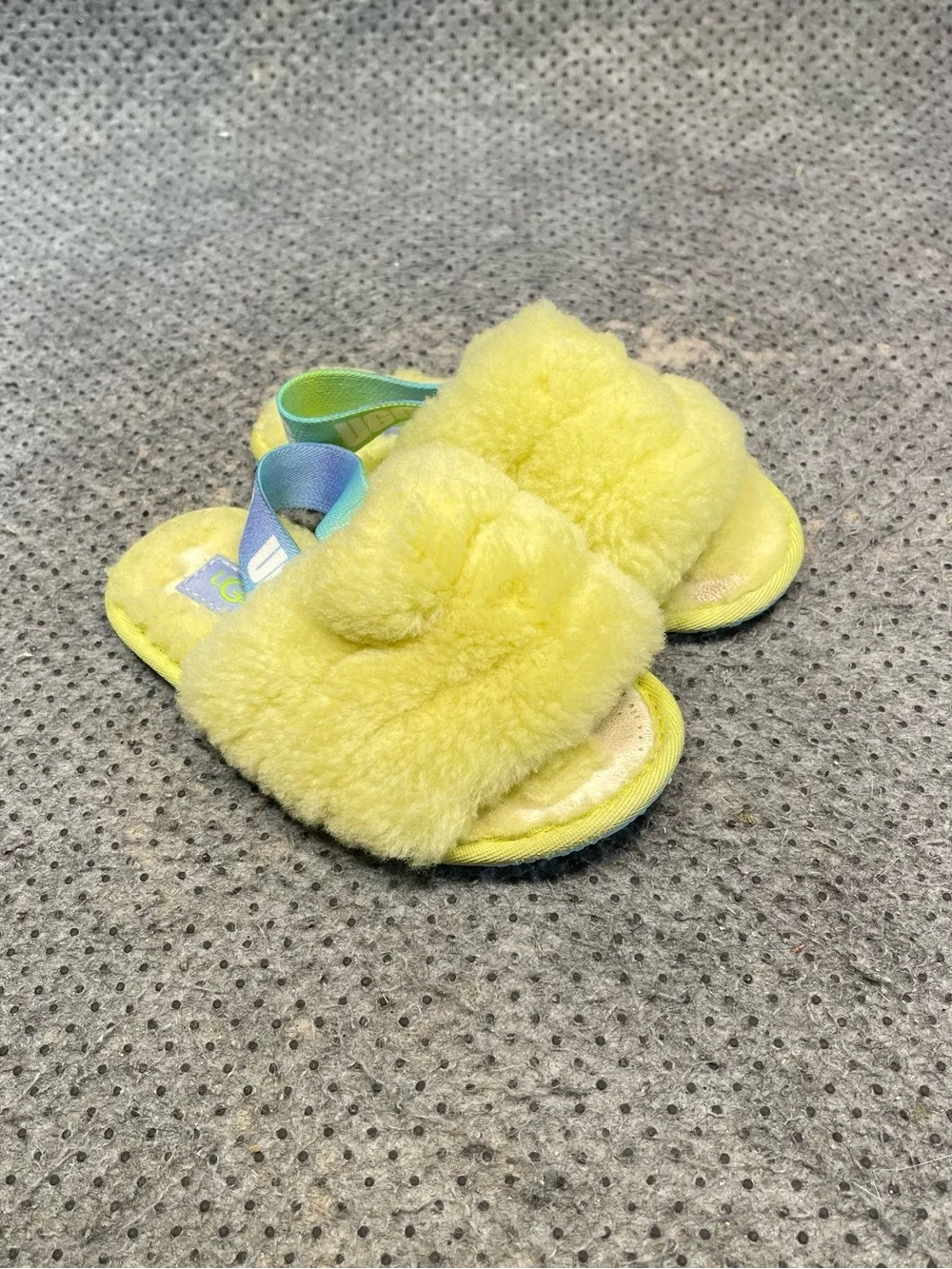 Ugg Fluff Yeah Yellow Slipper Sandals Size 10 Girls